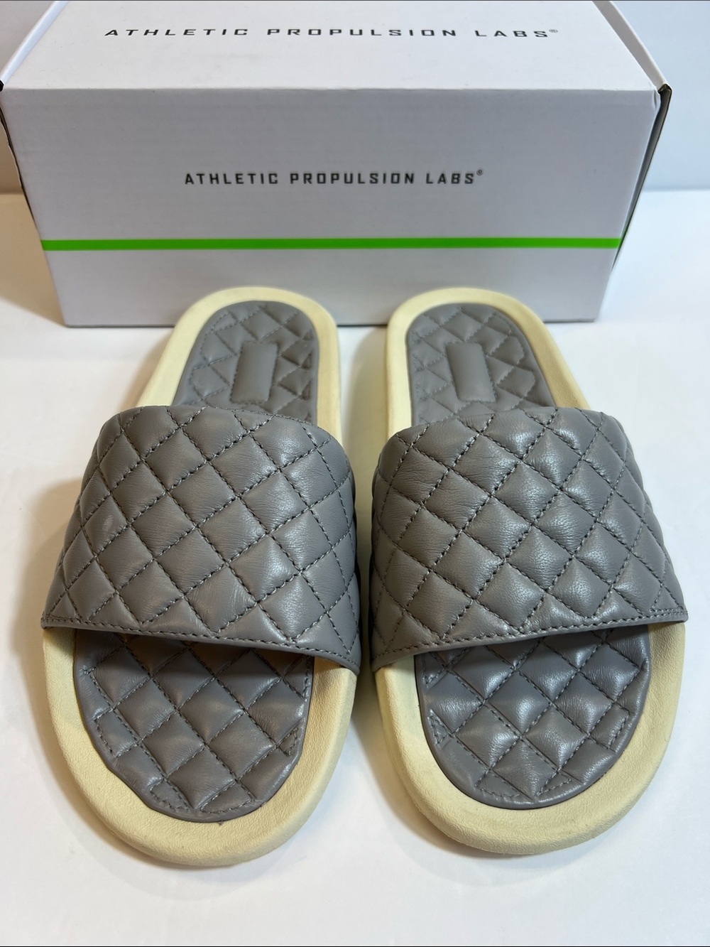APL Lusso Slide sandals Women’s Size 6 Cement Pristine gray Quilted Slides NIB